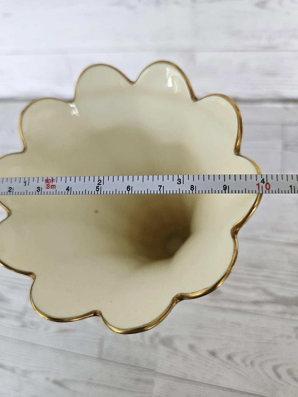 Mikasa Cream Ceramic Scalloped Holiday Vase with Gold Trim